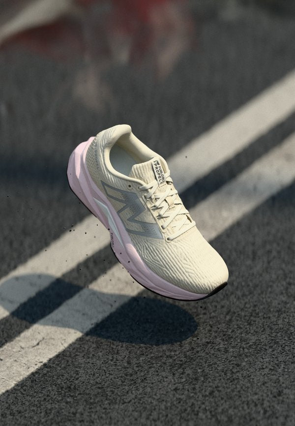 New Balance FUELCELL PROPEL V5 - Road running shoes - beige