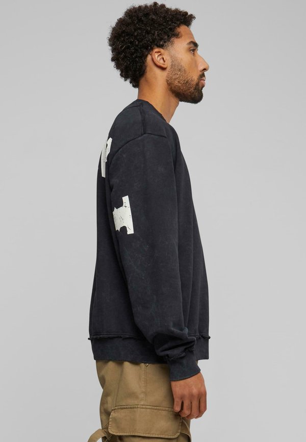 Karl Kani SMALL SIGNATURE DISTRESSED OS CREW