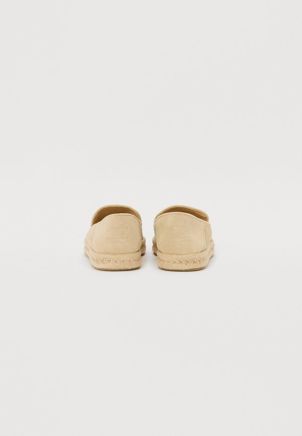 TOMS SANTIAGO