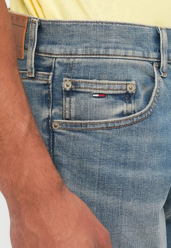 Tommy Jeans FADED RELAXED BOOTCUT JEANS