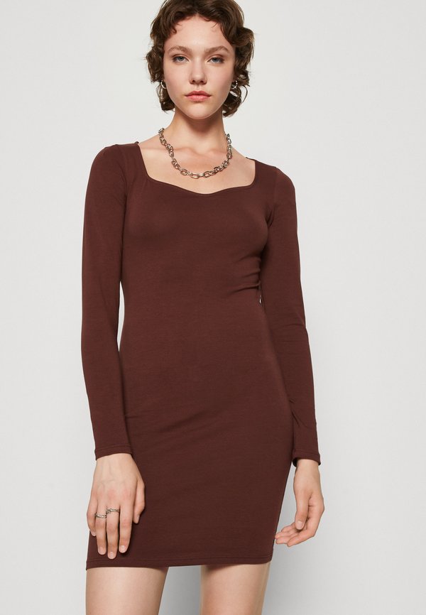Pieces PCSOFFI  SQUARE NECK MIDI DRESS