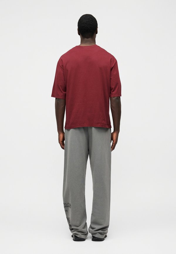 Han Kjøbenhavn ULTRAS OVERSIZED TEE