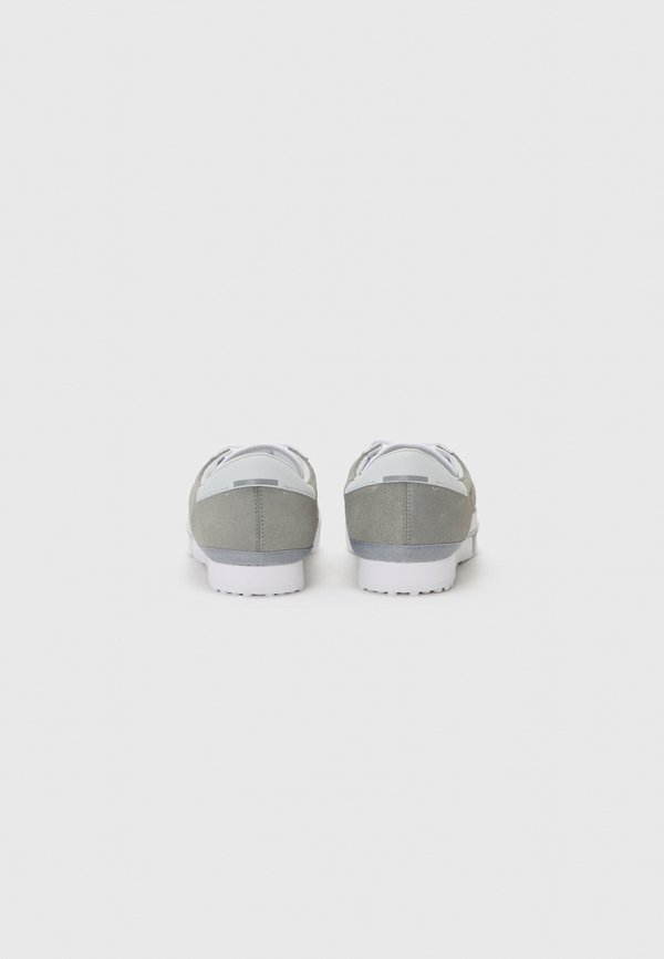 Lacoste AURA