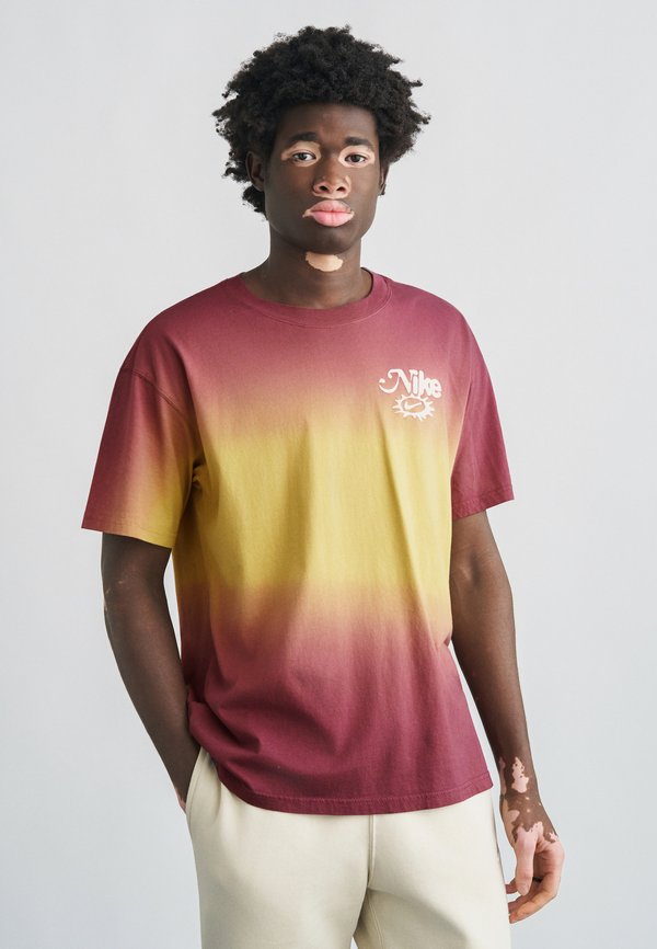 Nike Sportswear TEE DUNK