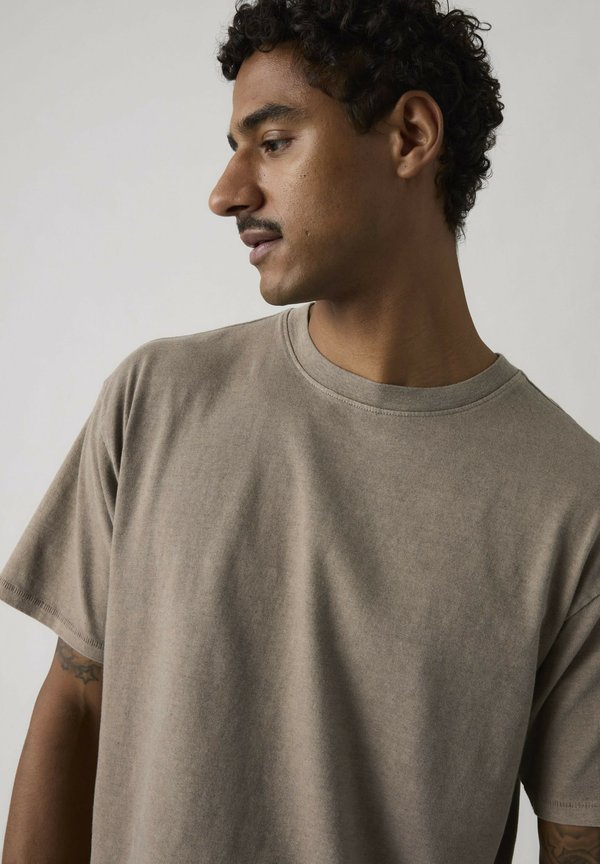 Levi's®