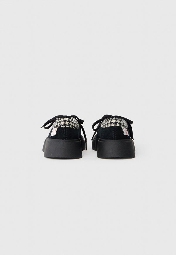 Clarks TORVIEW