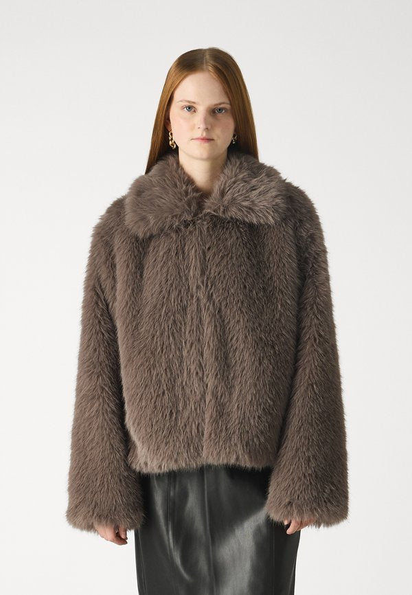 Noisy May Faux fur