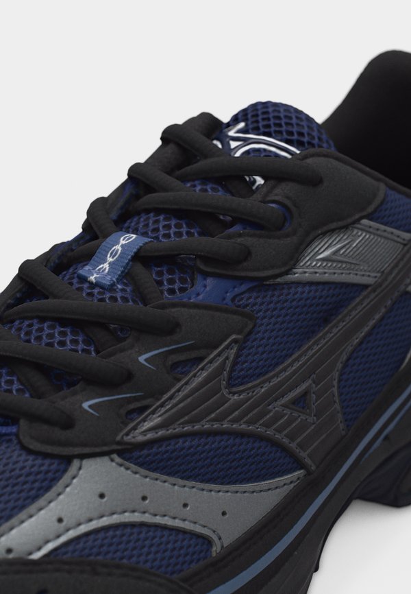 Mizuno Sportstyle MXR CASUAL UNISEX