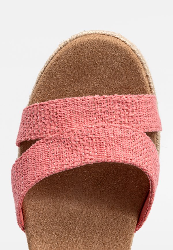 TOMS AUDREY