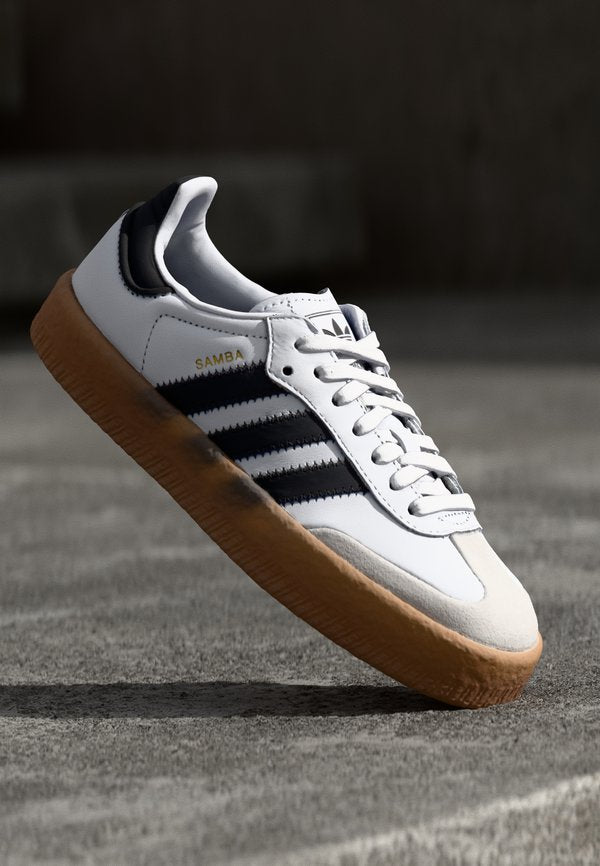 adidas Originals SAMBAE - Trainers - footwear white/core black/gold metallic