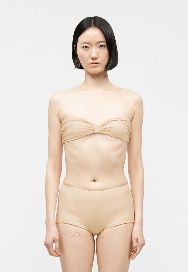 Undress Code ESSENTIAL