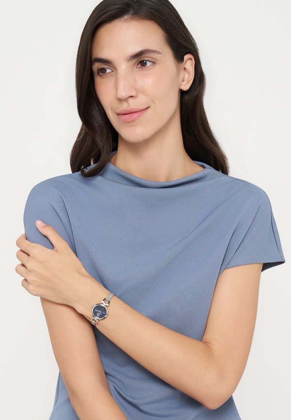 DKNY