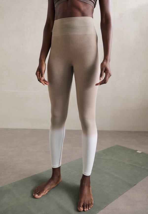 Yogasearcher KAVALI