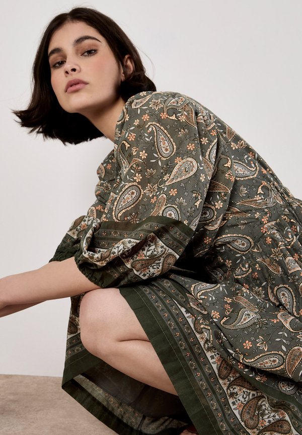 Apricot PAISLEY PRINT