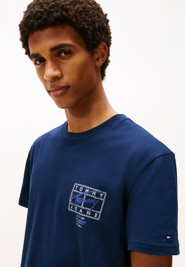 Tommy Jeans SIGNATURE BACK LOGO CREW NECK T-SHIRT