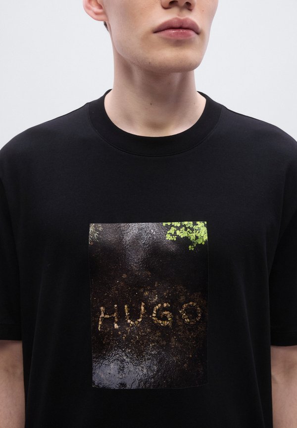 HUGO DORESTON
