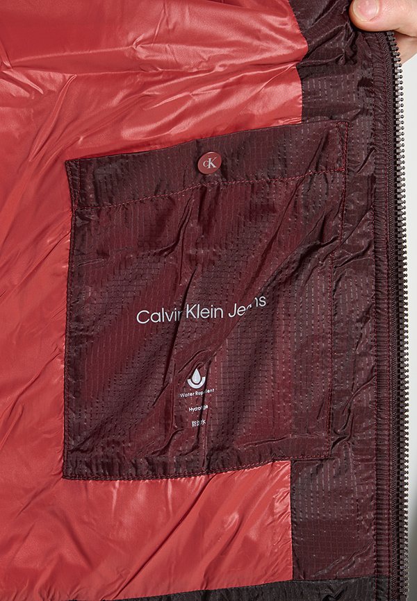 Calvin Klein Jeans
