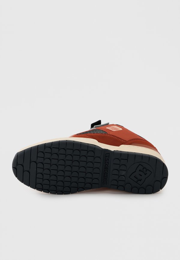 DC Shoes