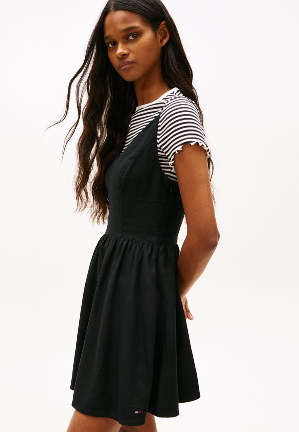Tommy Jeans EXTRA SLIM LINEN BLEND MINI SKATER DRESS
