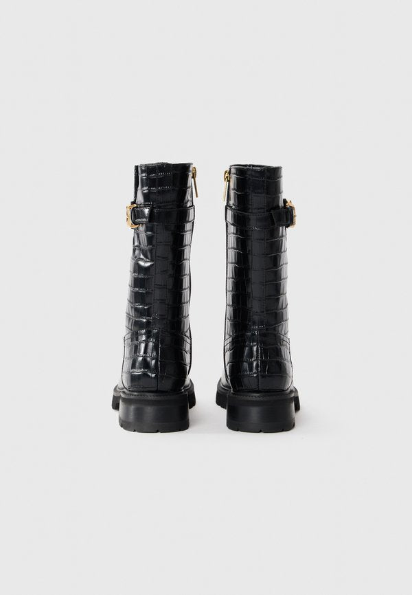 TWINSET