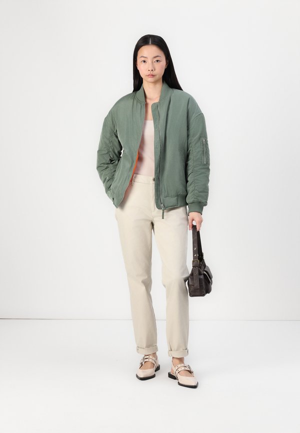 DOCKERS WEEKEND CHINO SLIM ANKLE