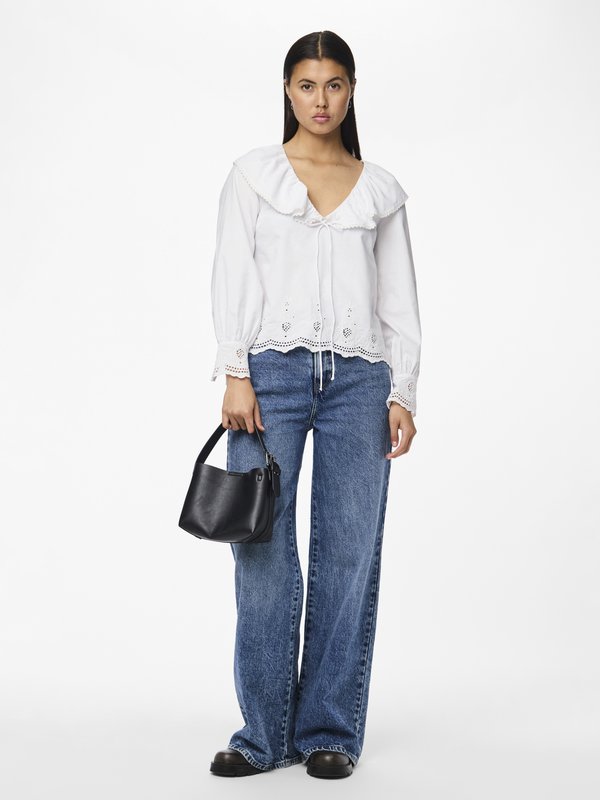 Pieces PCANNABELLE V-NECK FRILL