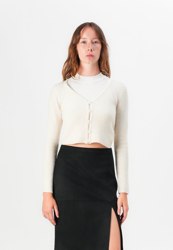 ONLY ONLRICA LIFE V NECK PEARLCARD
