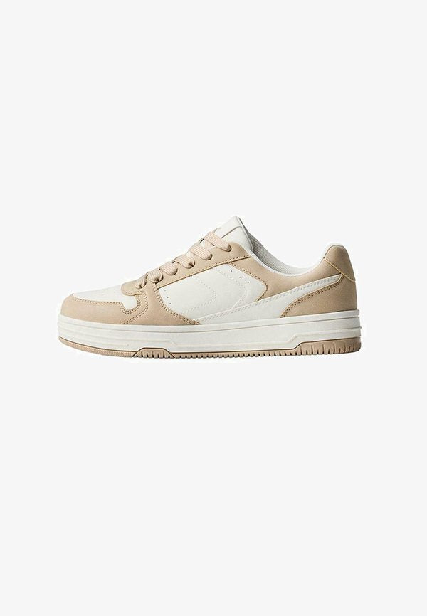 Bershka Trainers - white