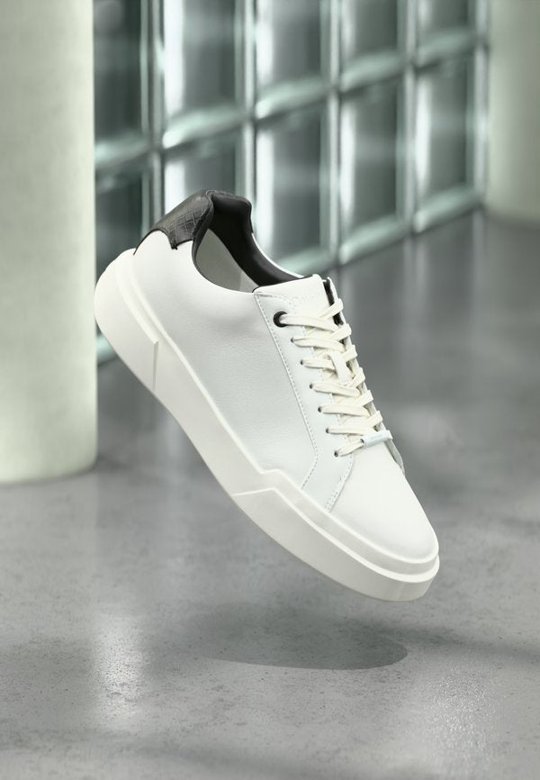 Calvin Klein CHUNKY CUPSOLE LACEUP CLEAN - Trainers - bright white/black