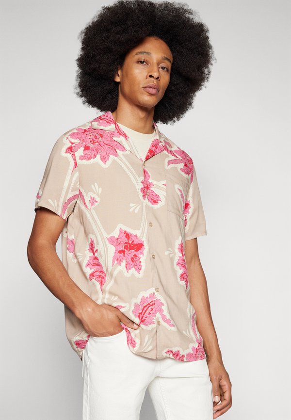 Pier One by Zalando