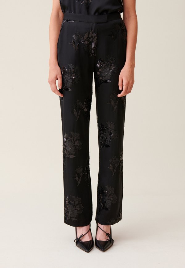 Claudie Pierlot PIRGOSEQUINFLEURS