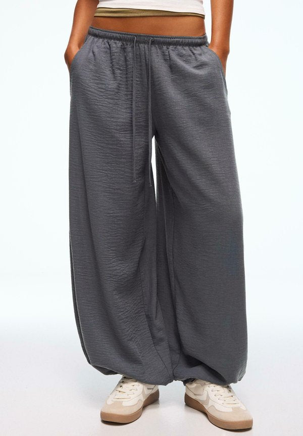 Bershka RUSTIC BLOOMER - Trousers - dark grey