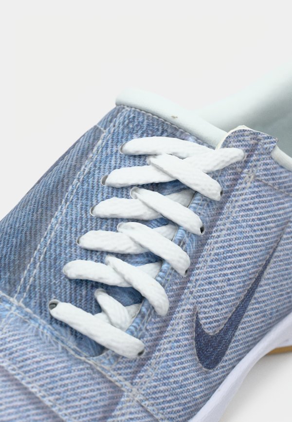 Nike Sportswear T90 SE