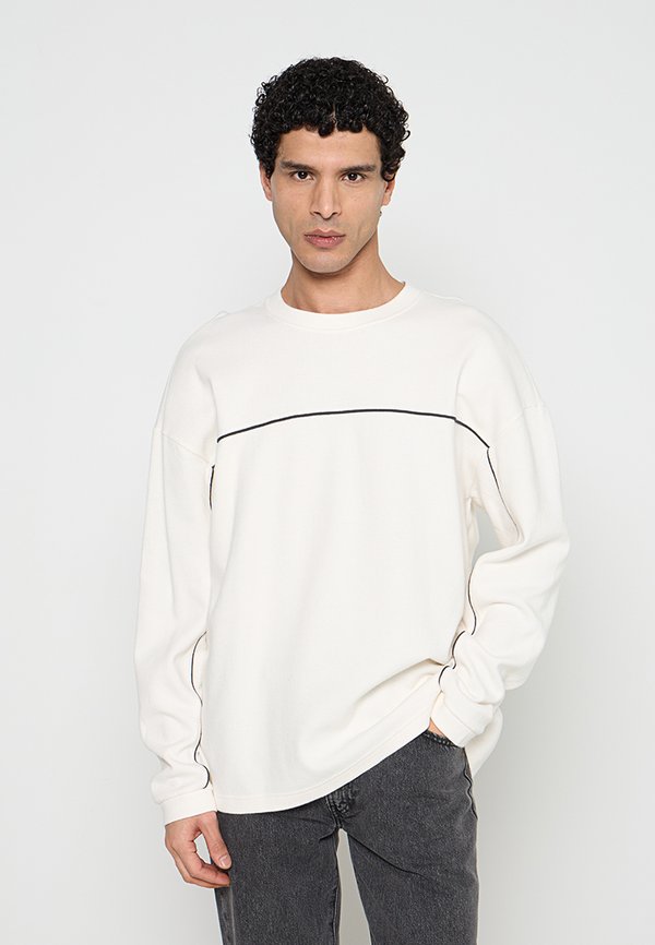 Hollister Co.