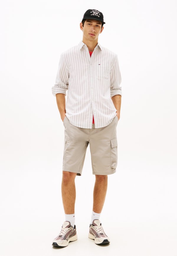 Tommy Jeans OTIS REGULAR BELTED CARGO SHORTS