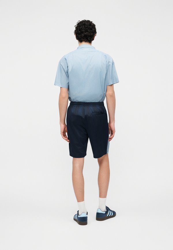 Umbro PANELLED