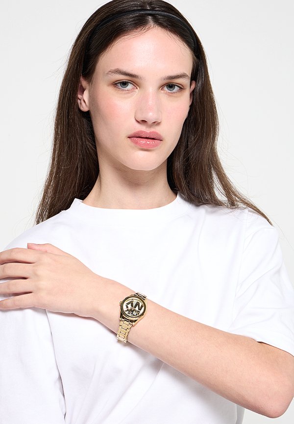 DKNY