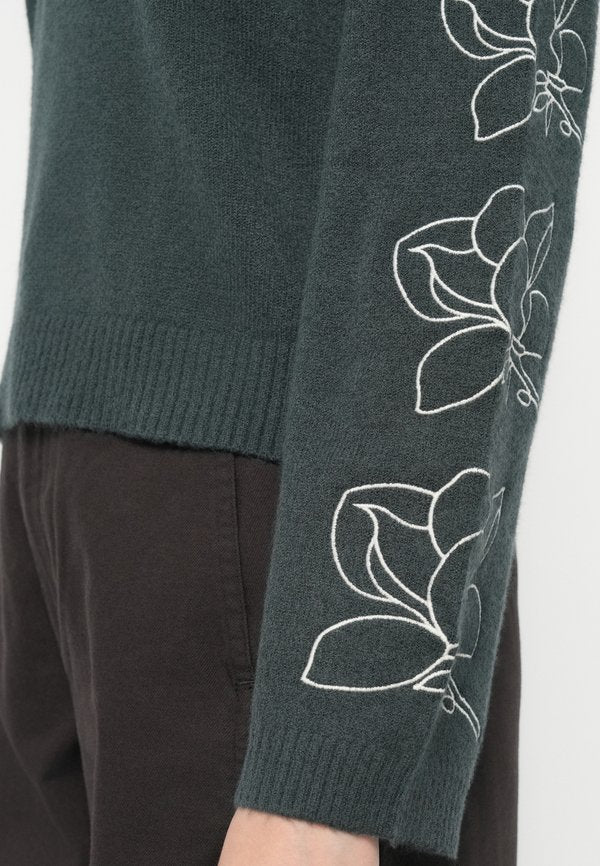 ONLY ONLATIA FLOWER O NECK