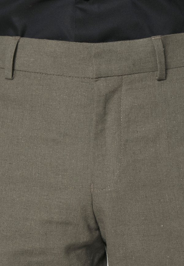 Isaac Dewhirst THE FASHION SUIT NOTCH