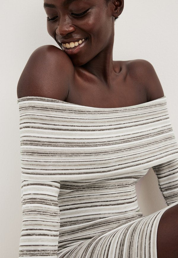 NA-KD GESTREIFTES OFF-SHOULDER
