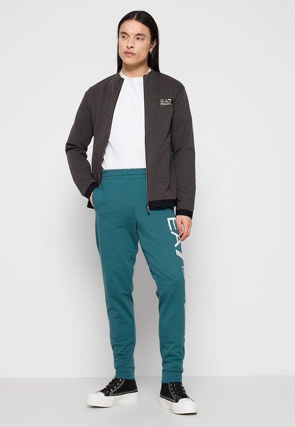 EA7 Emporio Armani