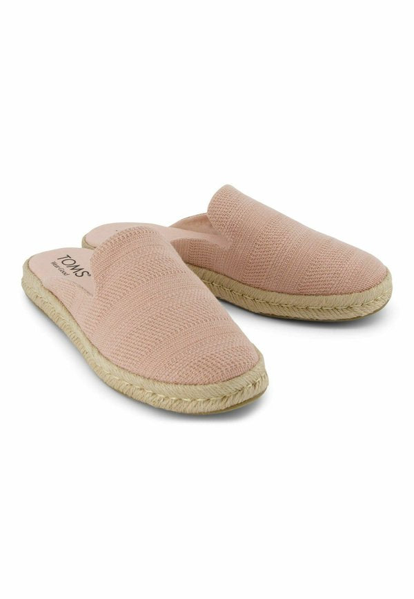 TOMS SANTIAGO