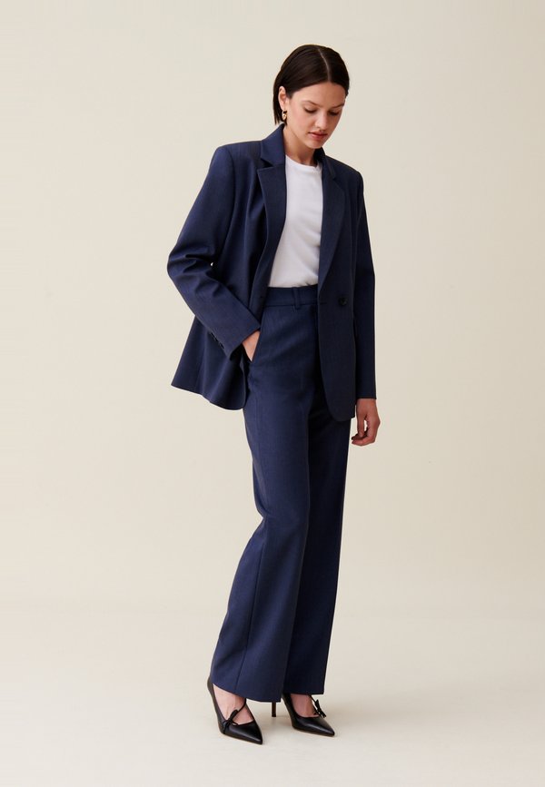 Claudie Pierlot VILLAGALAINE