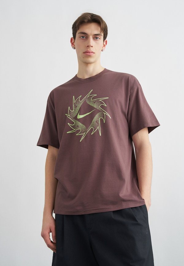 Nike Sportswear TEE - Print T-shirt - dark brown