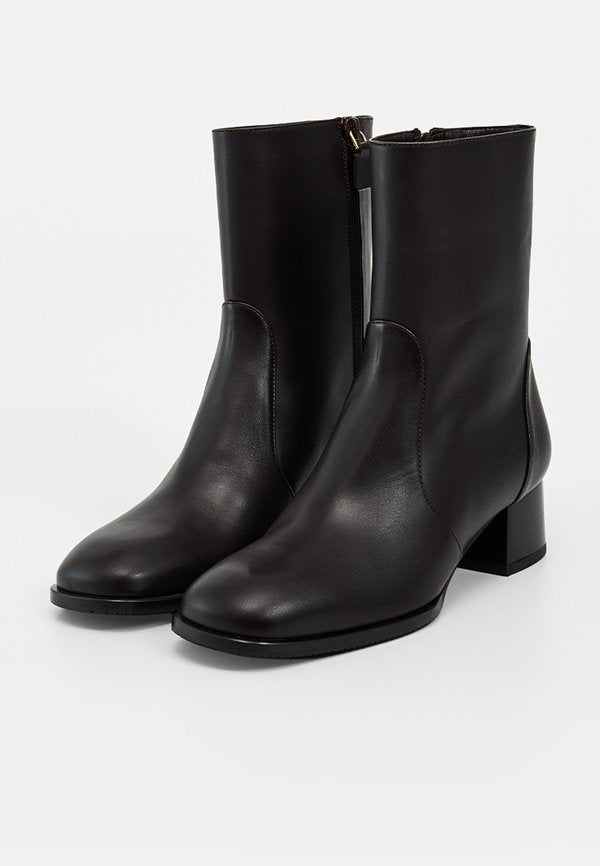 Stuart Weitzman NOLA