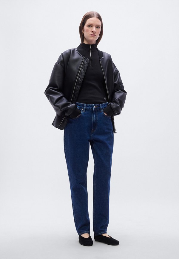 Calvin Klein Jeans MOM