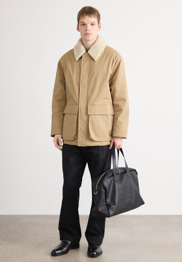 Calvin Klein Jeans DETACHABLE COLLAR