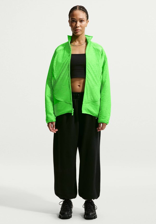 Nike Sportswear STREET