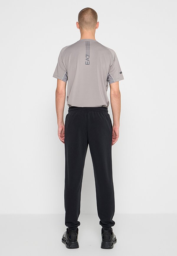 EA7 Emporio Armani