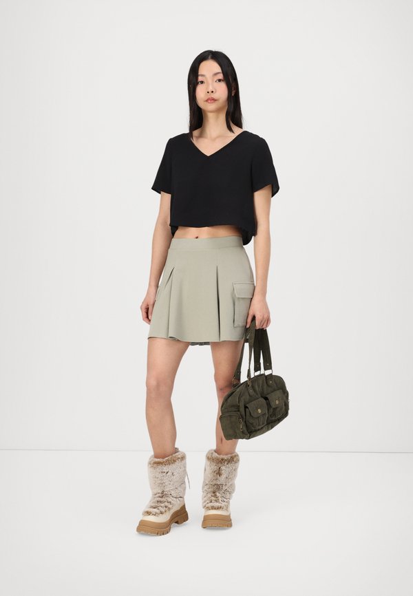 Noisy May NMCLARA V NECK